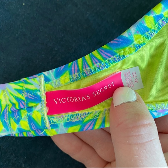 Victoria’s Secret Bandeau Bikini Top - Picture 4 of 4